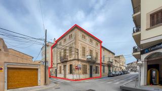 Casa a Calle r.joan carles i. Vivienda para reformar en muro