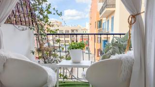 Flat in Serralta 14. Piso reformado en plaza de serralta con balcón