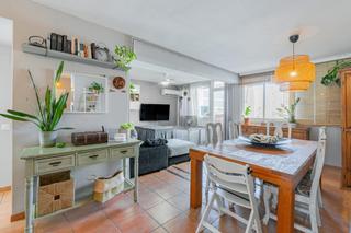 Pis a Valparaiso. Piso de 3 habitaciones en la zona de nou llevant