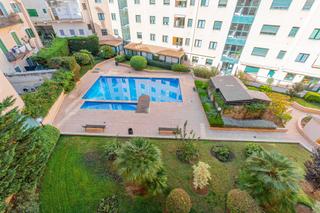 Miete Etagenwohnung in El Mercat. Amplio piso en la missio con piscina comunitaria