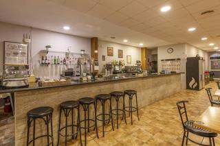 Location Bâtiment à usage industriel à Carrer carrer de valència, 35 35. Traspaso de barrestaurante en funcionamiento en el polígono de s