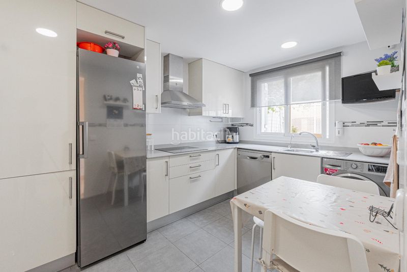 Foto 5ac4e6a8-7c0b-4a8b-ba09-dc42f80e2665. Casa adossada amb aparcament piscina a Son Xigala Palma de Mallorca