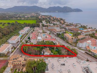 Wohngrundstück in Port Nou - Port Verd - Port Vell. 4 solares adosados, urbanos a escasos metros del mar, en son ser