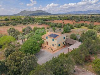Country house  Poligon 7. Finca rútica en buger