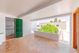 Rent Flat  Calle d'antoni maura. Se alquila piso de larga estancía en alagida.