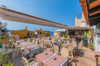 Local Comercial  Carretera cala fornells. Restaurante frente al mar, piscina comunitaria, 2 parkings, en c