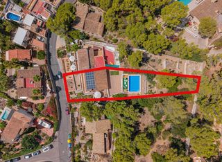 Towny house in Calle bosque 24. Chalet unifamiliar duplex urbano, a 500 mts del mar, con piscina
