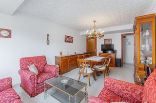 Apartament  Carrer carrer pare guillem vives. Se vende luminoso piso en foners