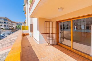 Pis  Calle de joaquim togores. Amplio y luminoso piso de 129 m2 con terraza de 30 m2, ascensor