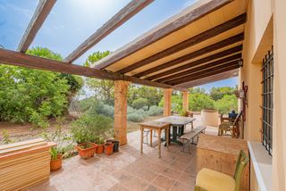 Bauernhof in Porreres. Finca rústica en porreras con casa de 220 m2 y espectaculares vi