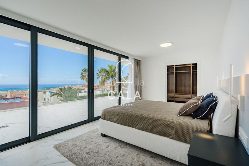 Foto 1a68071e-de3d-45fc-a55e-684c1b6fa27d. Casa amb aparcament piscina a Playa Fañabé Alto Adeje