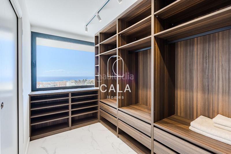 Foto 3213f7ef-ef92-4972-9cba-784fc987784e. Casa amb aparcament piscina a Playa Fañabé Alto Adeje