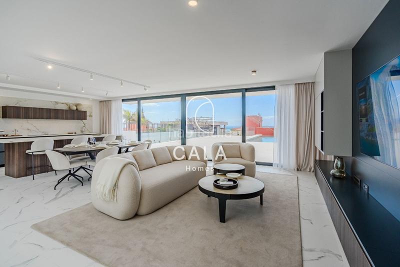 Foto 8a2ea76c-29f3-44d7-996f-fecc12716100. Casa amb aparcament piscina a Playa Fañabé Alto Adeje