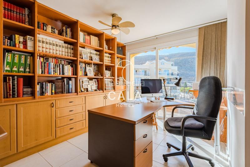 Foto 0d51a588-f2a3-4581-b1e8-aa0a83fa7223. Appartement avec parking piscine dans Los Cristianos Arona