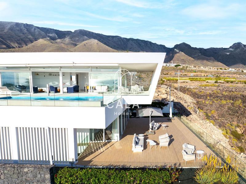 Foto 689b024f-d820-4a28-86a8-3c8f9de9d071. Maison avec chauffage parking piscine dans La Caleta Adeje