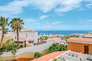 Dúplex  Europa. Moderno dúplex reformado con terraza y vistas al mar en san euge