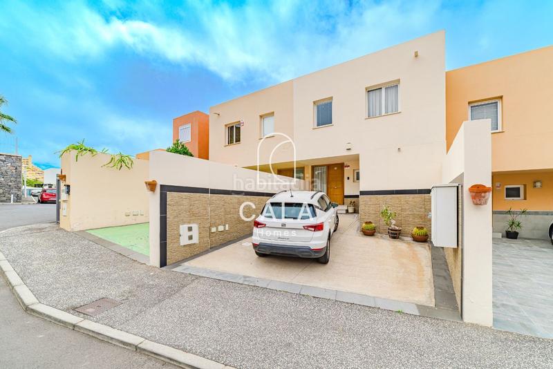 Foto a45289ee-f6ce-4414-9fe3-3a64625d2915. Casa a schiera con riscaldamento parcheggio in Playa Fañabé Alto Adeje