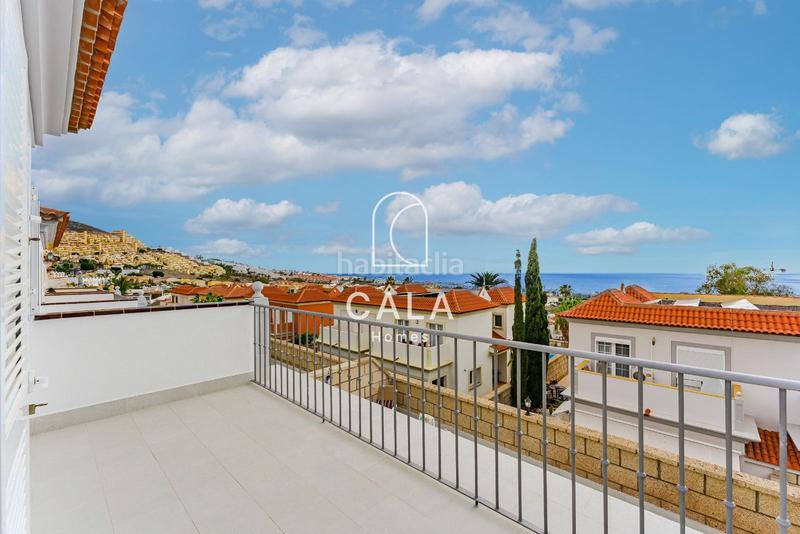 Foto 5d02ec3c-e356-467a-b469-ee5dc952849f. Casa adossada amb aparcament a Playa Fañabé Alto Adeje