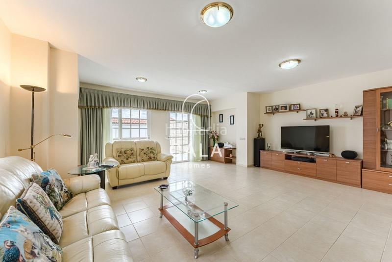 Foto de2cad62-0a10-4a80-bdf3-dc932571de83. Casa adossada amb aparcament a Playa Fañabé Alto Adeje