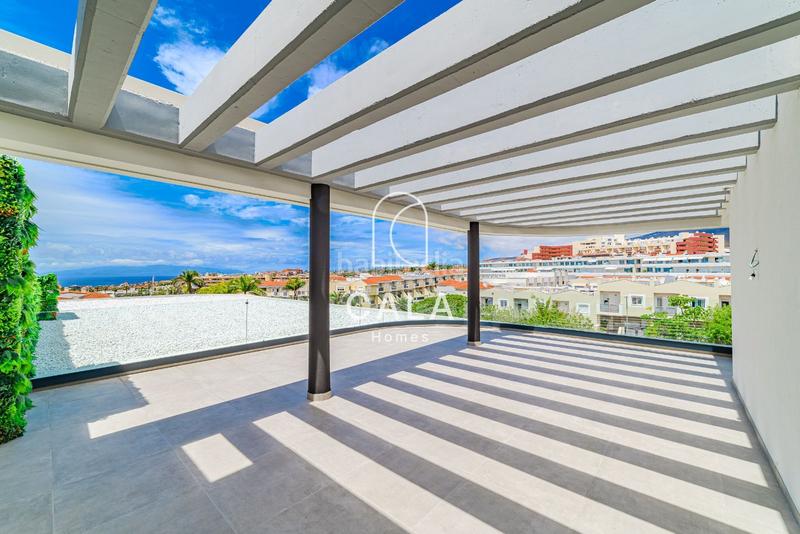 Foto ceee9990-d66e-4df1-b72e-4755f9e4a8bf. Attico con riscaldamento parcheggio piscina in Playa Fañabé Alto Adeje