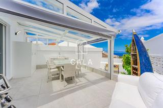 House  San eugenio. Bungalow reformado con vistas al mar, amplia terraza y piscina e