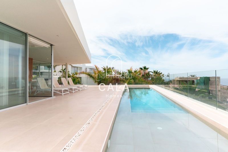 Foto 83d228d7-fbfd-40e0-a190-1219dd7bc1d3. Casa amb calefacció aparcament piscina a Abama Guía de Isora