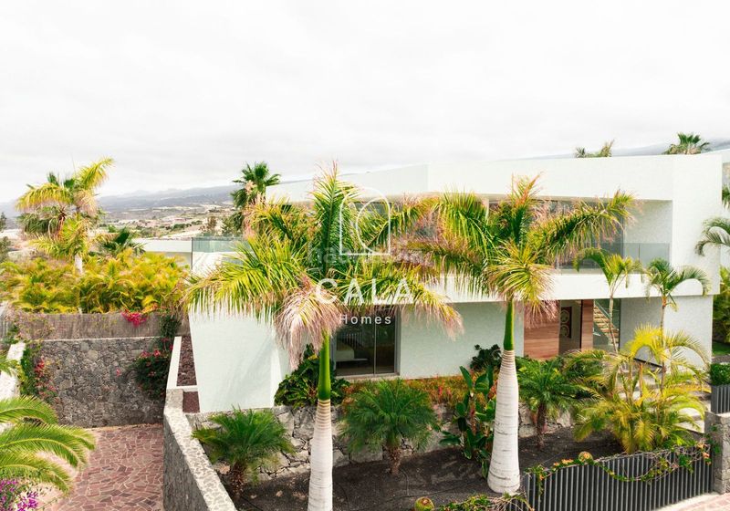 Foto c9d5773d-ff93-4d34-95b4-60bf074e7210. Casa amb calefacció aparcament piscina a Abama Guía de Isora