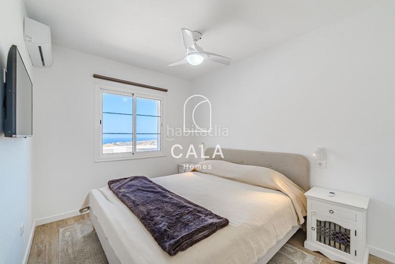 Foto 83fa7cfa-9fd8-4664-b064-7dd5f9596913. Piso apartamento reformado con vistas al mar y jardín en costa en Adeje
