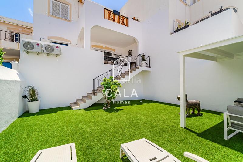 Foto 87afa372-3465-44e3-ba06-c7df9a4de6dd. Piso apartamento reformado con vistas al mar y jardín en costa en Adeje