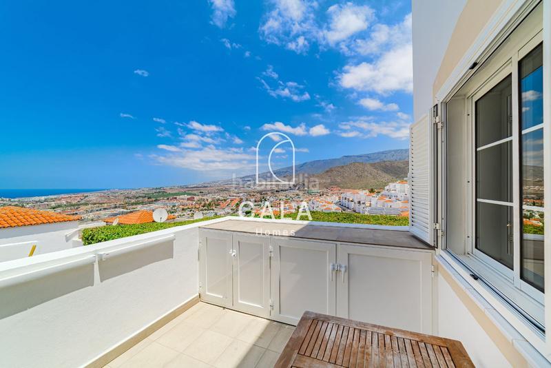 Foto c4e319e7-3b36-4513-b350-a245d66ea818. Piso apartamento reformado con vistas al mar y jardín en costa en Adeje