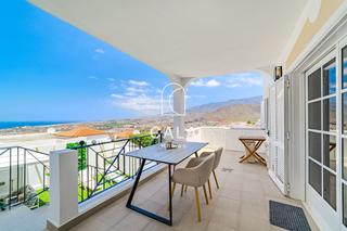 Pis  Baleares. Apartamento reformado con vistas al mar y jardín en costa adeje