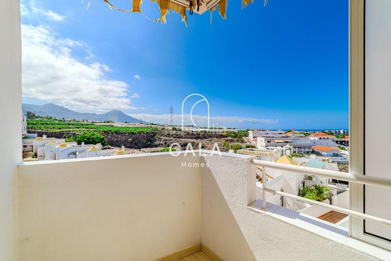 Foto 290fc170-026f-4608-8f2b-47d78a1f2eb4. Ático vive el encanto de la costa apartamento con terraza en callao salvaje en Adeje