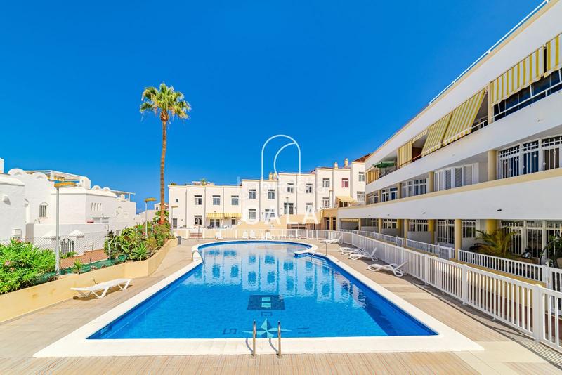 Foto a09903e6-430d-4505-8248-ed1ae6cee3ff. Ático vive el encanto de la costa apartamento con terraza en callao salvaje en Adeje