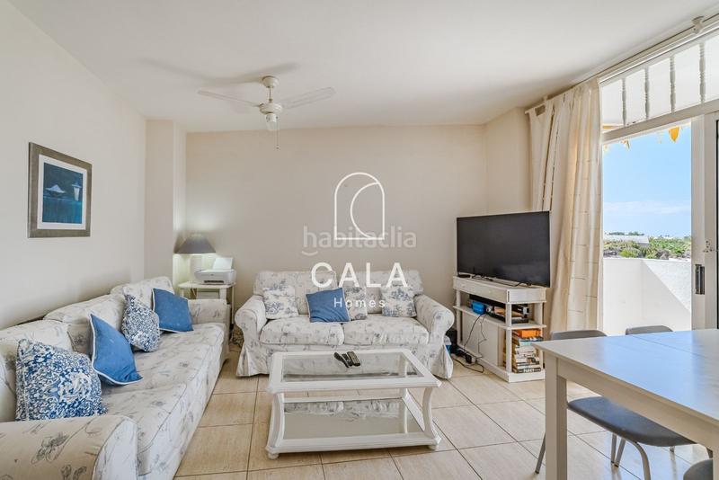Foto f8ee03a6-98fb-43b7-a214-62e1be318a77. Ático vive el encanto de la costa apartamento con terraza en callao salvaje en Adeje