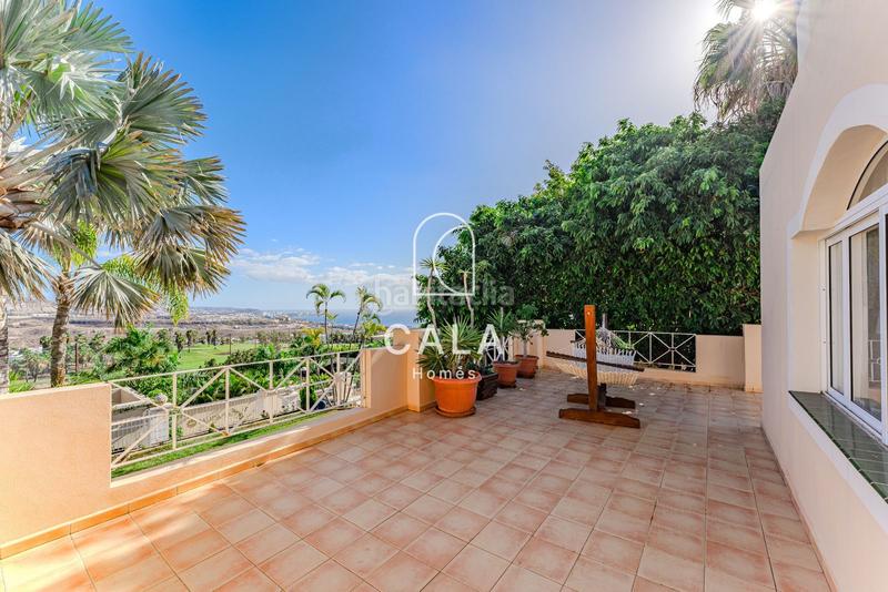 Foto 260adbe5-df94-41c3-8d94-dd4fa5c90c0c. Xalet amb aparcament piscina a La Caleta Adeje