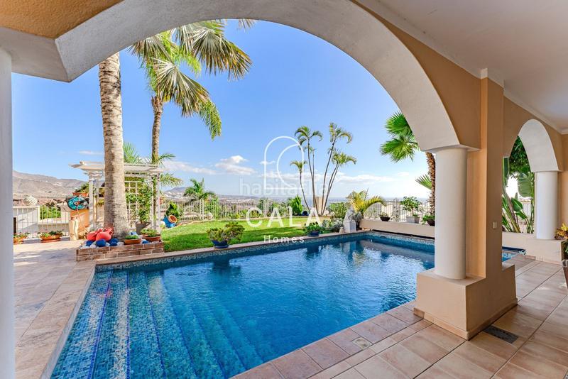 Foto 4ef5173c-8c2e-4c7d-8ffd-dd4e1adf091a. Xalet amb aparcament piscina a La Caleta Adeje