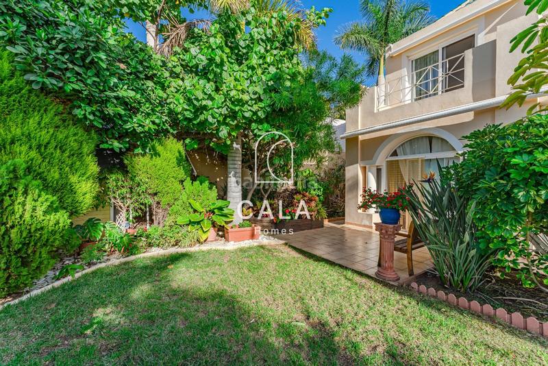 Foto 618235cc-b034-410c-adec-325e7c61ddaf. Xalet amb aparcament piscina a La Caleta Adeje