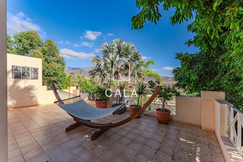 Foto ab77b6cf-43a2-42c3-8d6f-3d1c779a838a. Xalet amb aparcament piscina a La Caleta Adeje