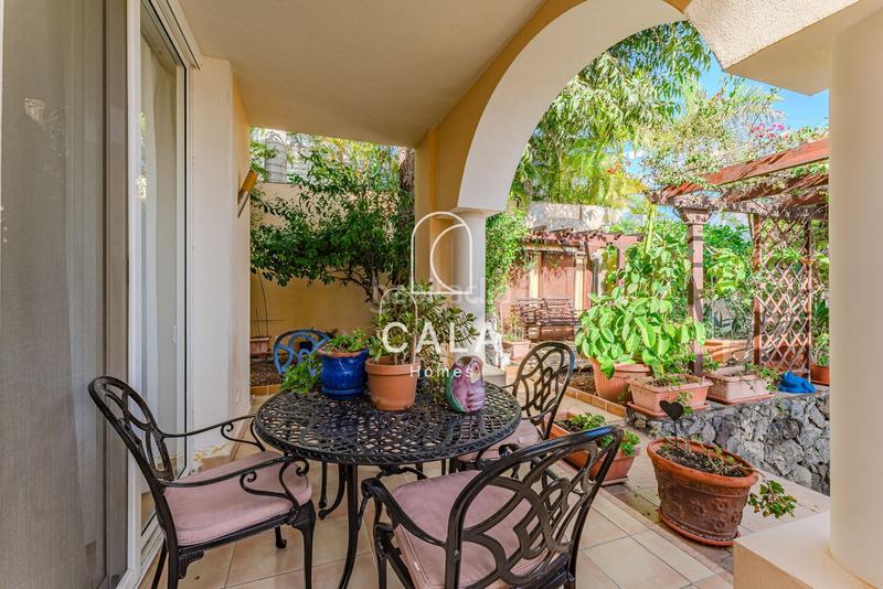 Foto b7b3f7c1-7489-4c1d-891e-575b0bf5ed2b. Xalet amb aparcament piscina a La Caleta Adeje