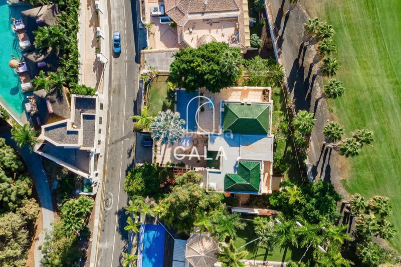 Foto ccbb5e89-b9c3-4100-8f66-00eea09269e8. Xalet amb aparcament piscina a La Caleta Adeje