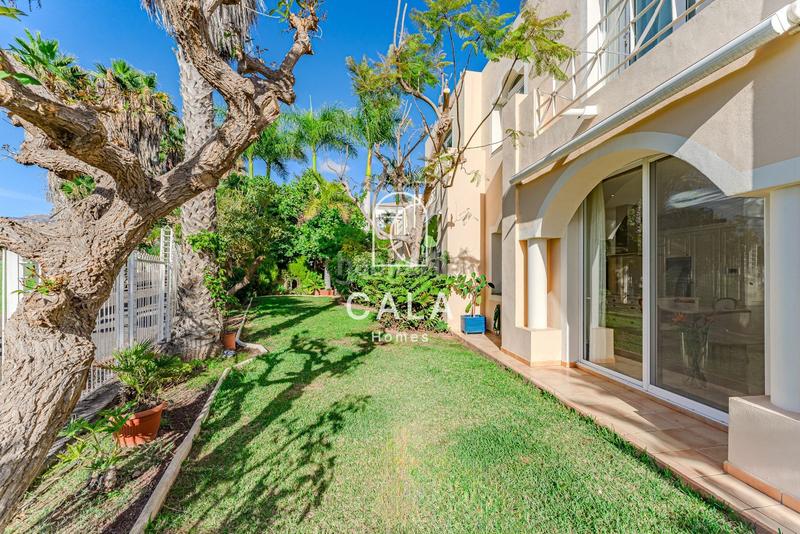 Foto ecb3bfc9-5d58-473c-9476-2ebb49fe20c1. Xalet amb aparcament piscina a La Caleta Adeje