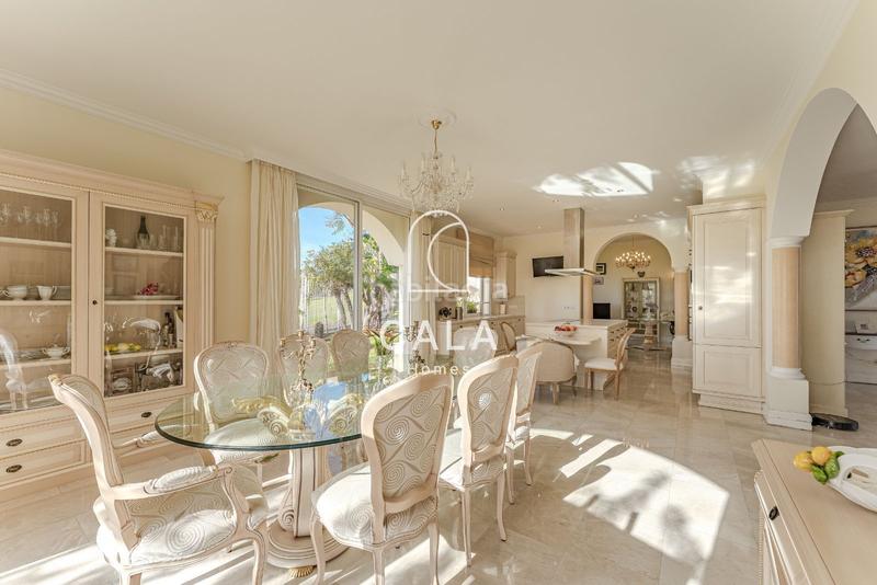 Foto eeb1268e-e523-4ad8-8341-a32733252022. Xalet amb aparcament piscina a La Caleta Adeje