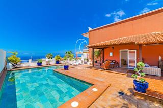 Casa adossada  Extramadura. Adosado exclusiva con vistas al atlántico en costa adeje