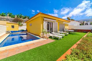 Xalet  Duarte. Casa independiente con piscina privada en sueño azul  callao sal