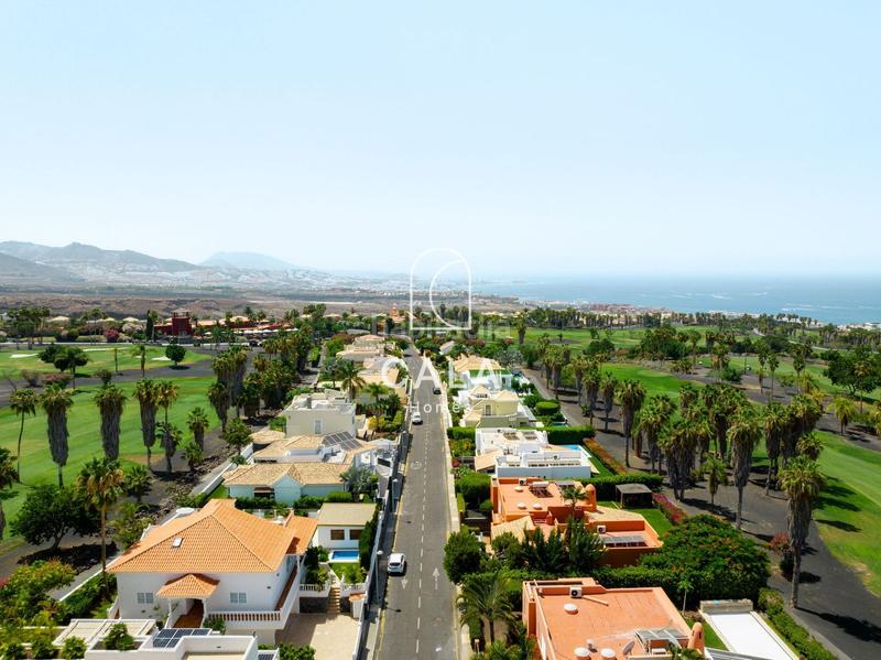 Foto 56dfda2b-e553-4a2a-af34-739370e791d4. Chalet avec chauffage parking piscine dans La Caleta Adeje