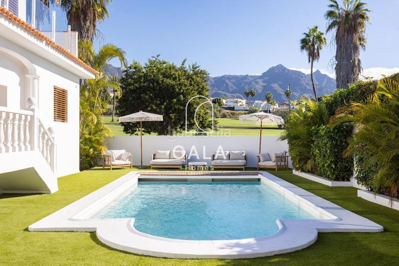 Foto 61a409df-24b3-4e6b-9a99-2cf4aa1b0299. Xalet amb calefacció aparcament piscina a La Caleta Adeje