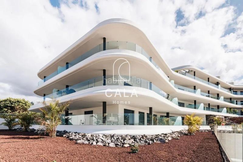 Foto 766f963a-ed71-4189-b947-8f58701b21a4. Piso apartamento exclusivo en costa con 2 dormitorios y 2 baños. en Adeje
