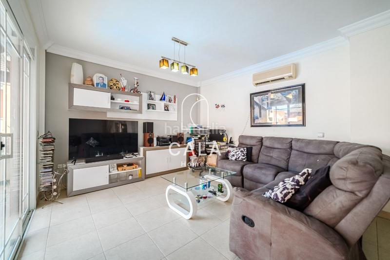 Foto 6ae228d3-f09b-443f-bcfd-cd59f4eb56b7. Chalet avec chauffage parking piscine dans La Caleta Adeje