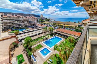 Apartament  N/a. Apartamento de tres dormitorios en primera línea de mar con vist