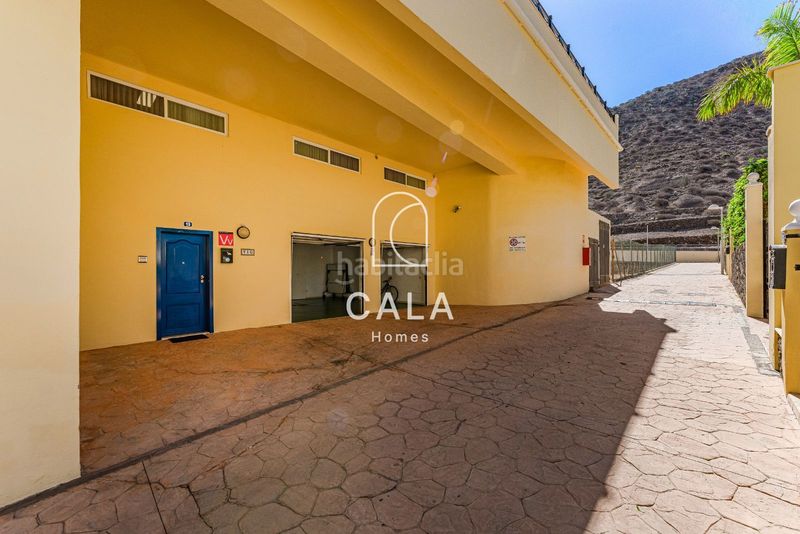 Foto 2c9e19c5-b6f9-4a42-a057-bfc093628c35. Xalet amb aparcament piscina a Los Cristianos Arona